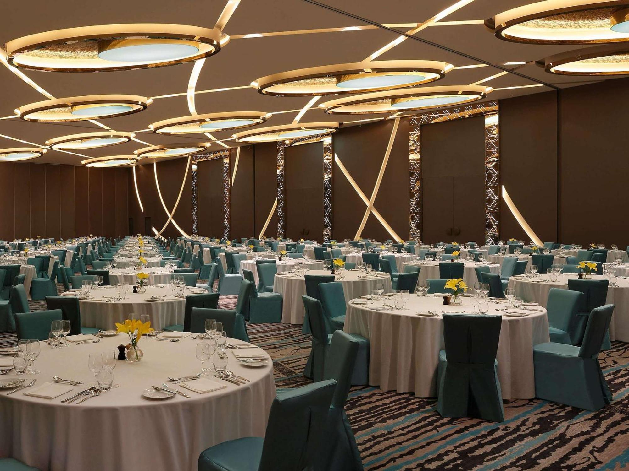 Pullman New Delhi Aerocity Exterior foto The ballroom